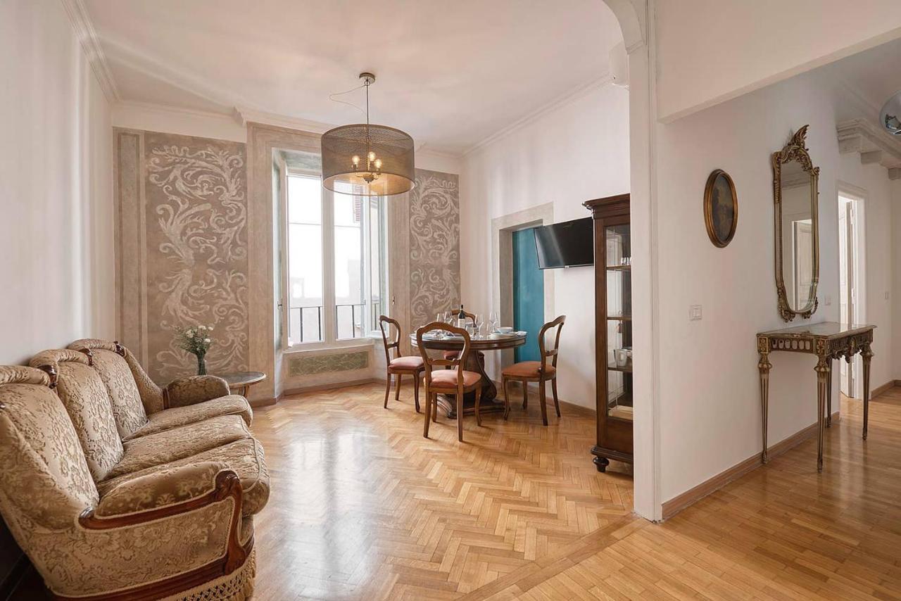 Palazzo Pamphili Lecca Di Guevara Lägenhet